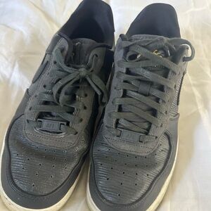 Womens Air Force ones Black Nike Sneakers